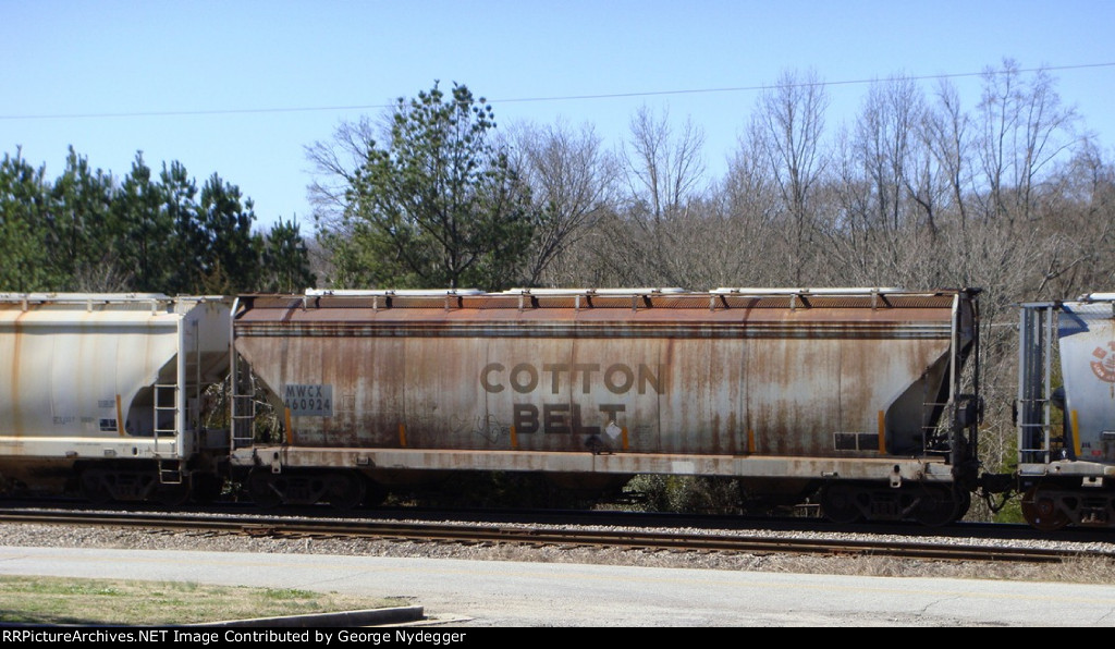 MWCX 460924 covered hopper "Cotton Belt"